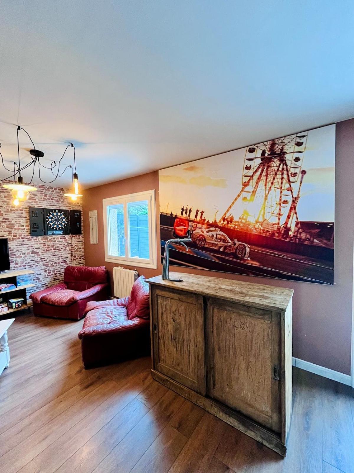 Willa Man Cave Le Mans Zewnętrze zdjęcie